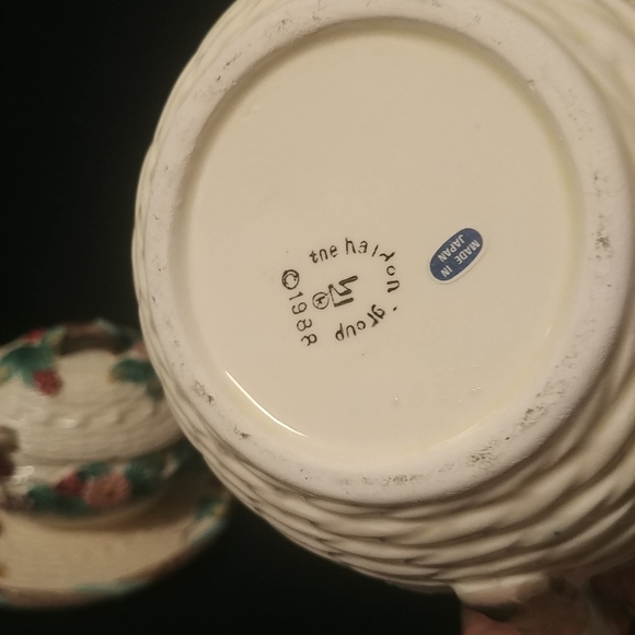 The Haldon Group Ceramic Majolica Fruits Pitcher Jug and Handheld Basket set - Picture 4 of 8